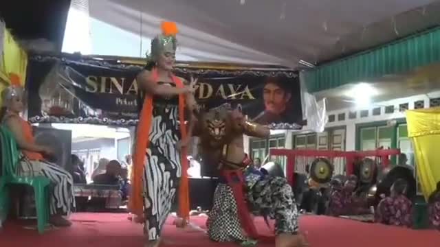 Topeng dance kebo giro