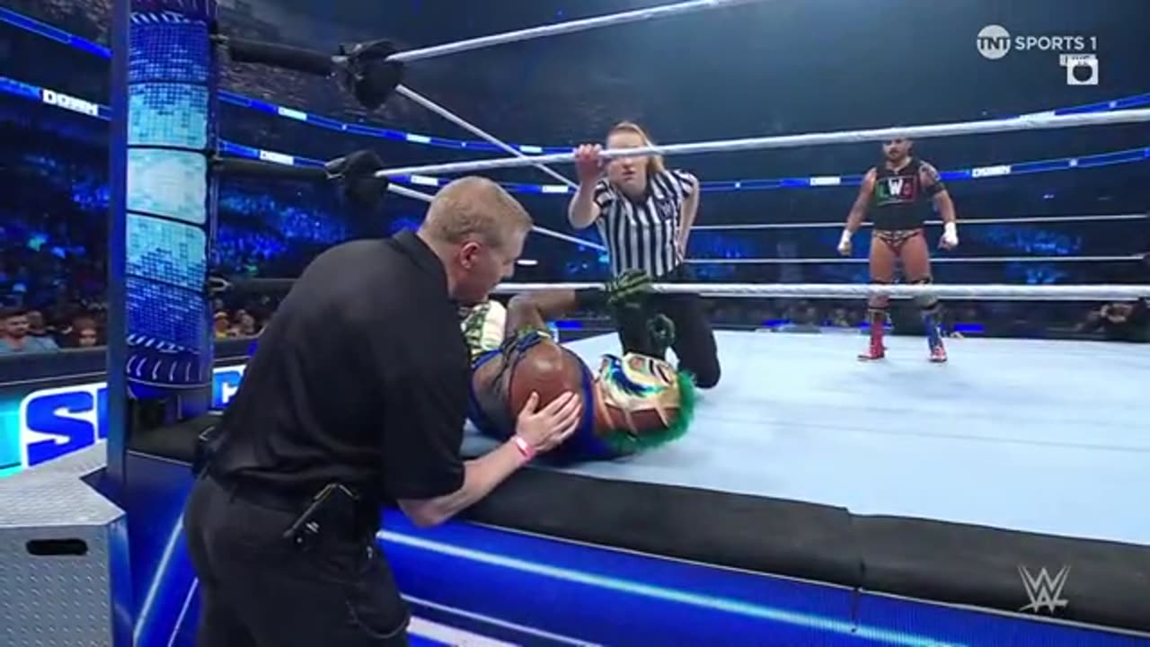 WWE roman rans and more Smackdown very danger fight