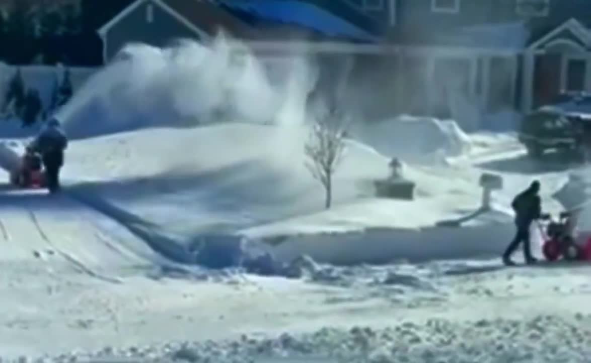 SNOWBLOWER WARS!!!!!!