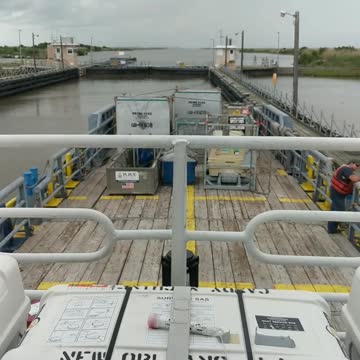 Locking thru the bayou