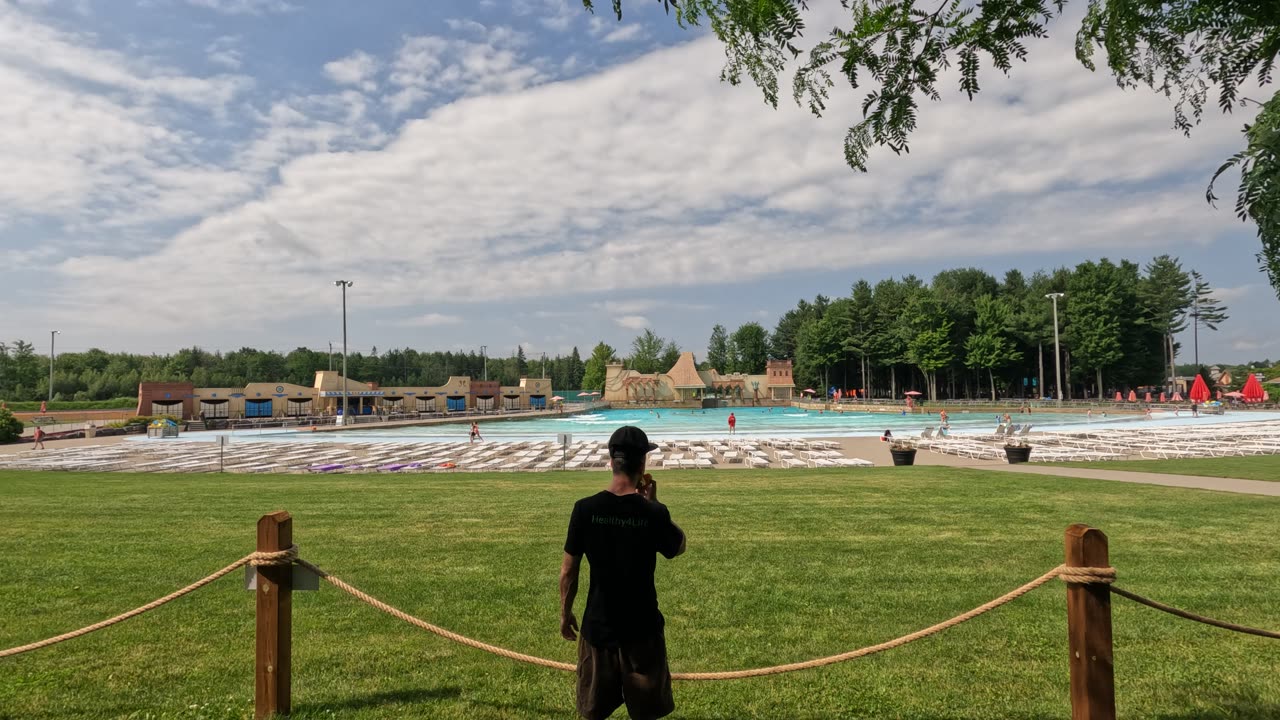 🍁 Canada's Largest Waterpark Calypso Near Ottawa 🌊