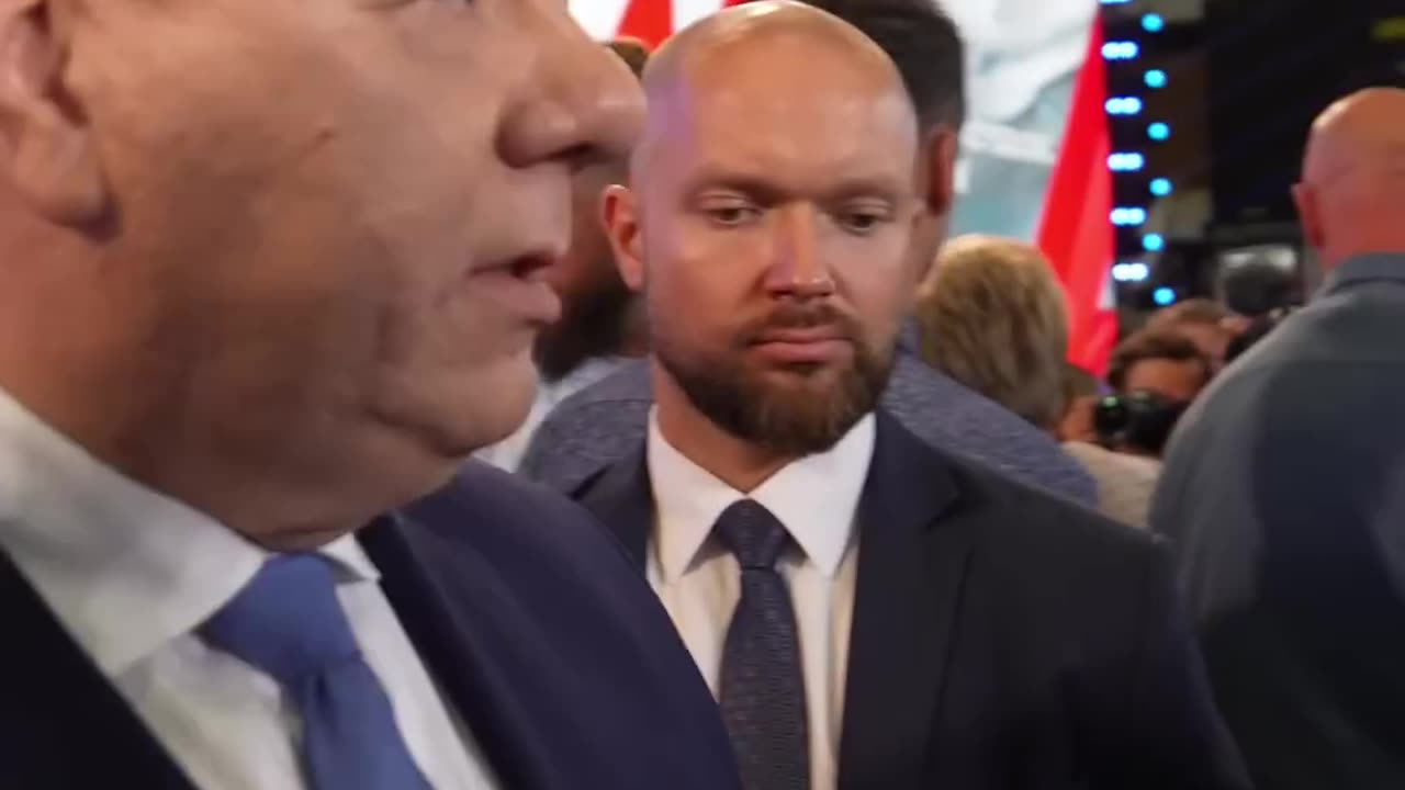 Konwencja PiS. DZIWNE zachowanie polityków (1080p_24fps_H264-128kbit_AAC)