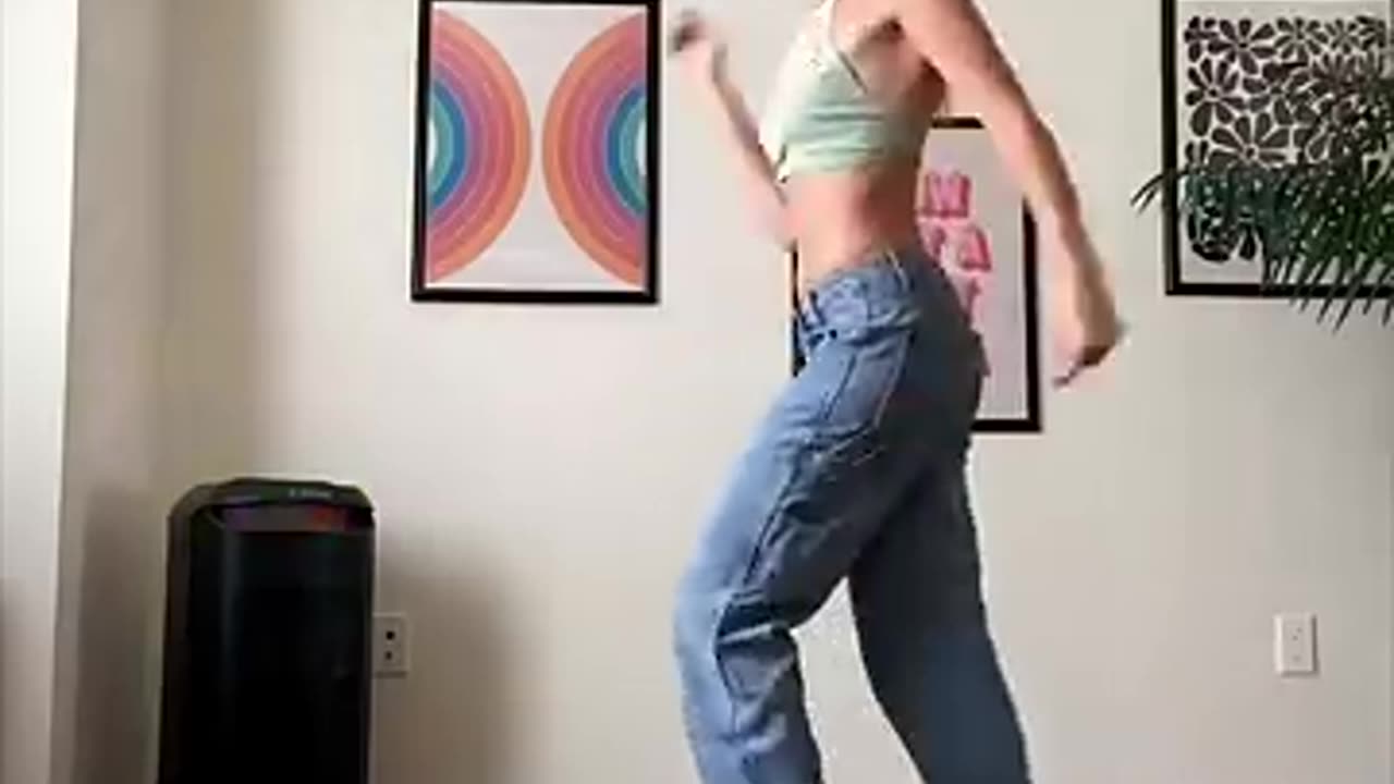 Her moves are so smooth as Jelly!!