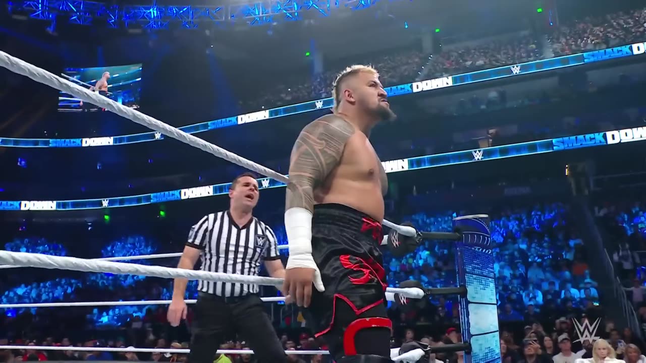 Randy Orton goes head- to- head Solo Sikoa