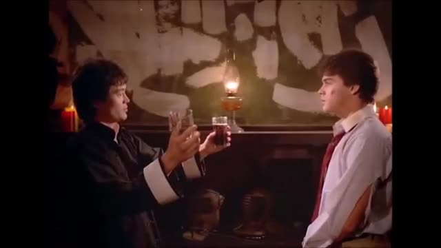 Du musst zuerst den Becher leeren