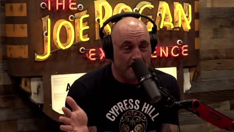 Joe Rogan HUMILIATES CNN Correspondent Over Vaccinating Children