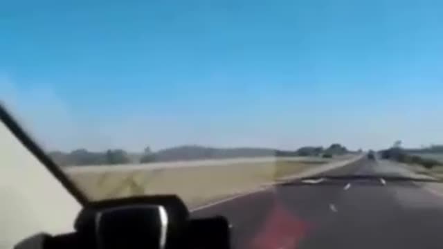 Caminhoneiro mostra o que Bolsonaro e o Exército fizeram pela BR-101