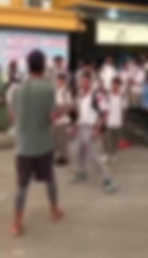 Cuchillos, lágrimas y amenaza: la preocupante riña fuera de colegio en Cartagena