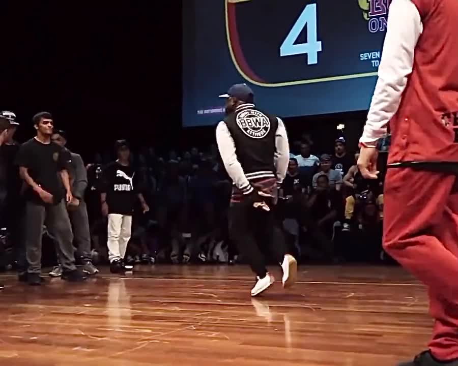 Junior came out with a top two. Bboy breaking