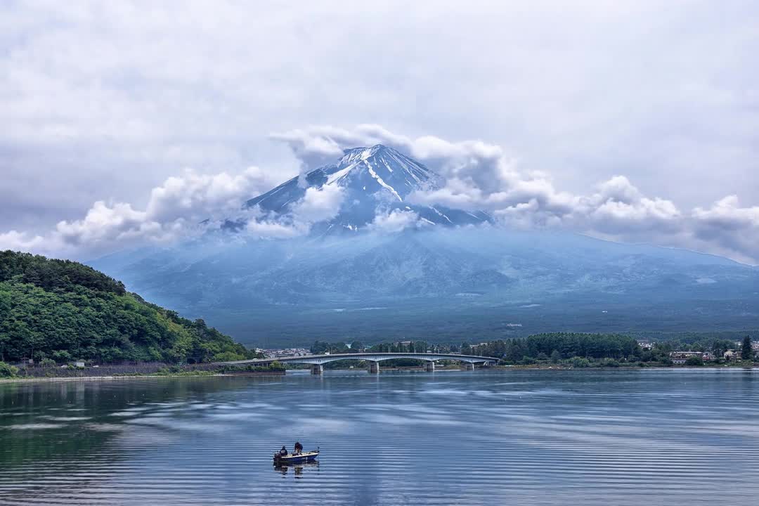 Relax Library: Video 64.Fishermen on Japan River