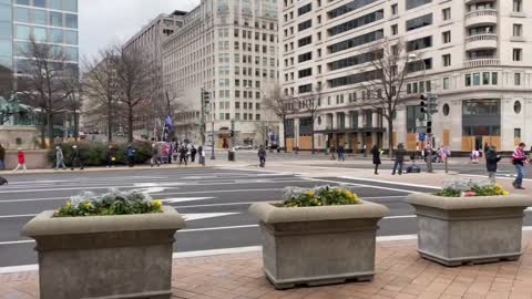 Jan 6 storefronts boarded up in DC