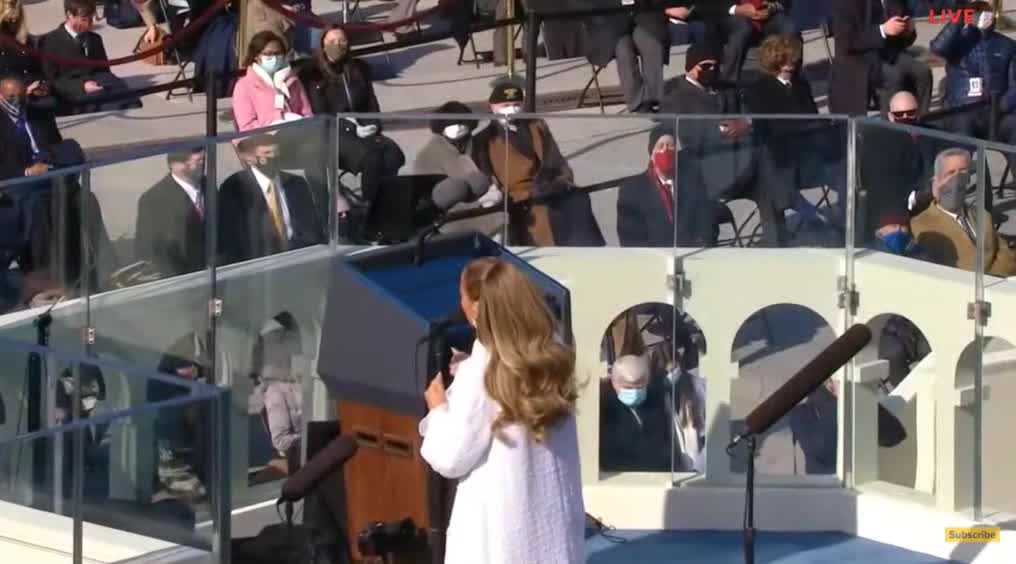J-Lo signs at Bidens Inauguration Jan 19, 2021