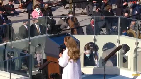 J-Lo signs at Bidens Inauguration Jan 19, 2021