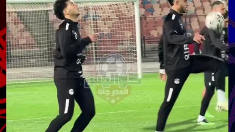 امام عاشور لاعب الأهلي مع المنتخب