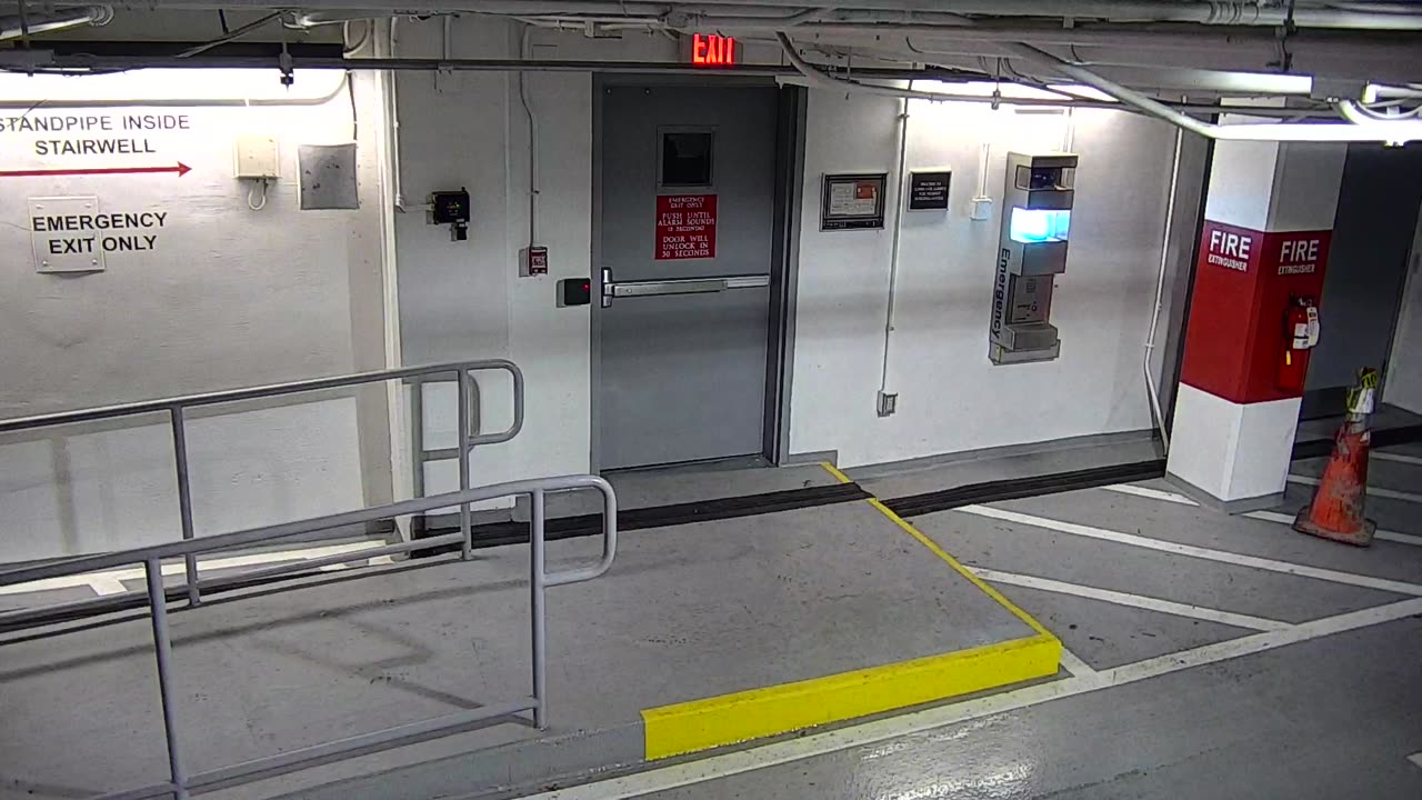 6159RHOBG3G305BNorthLobby_2021-01-06_12h00min02s290ms.mp4