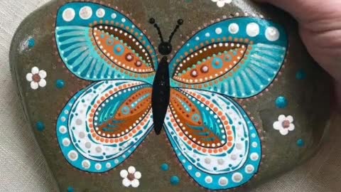 marvellous and Stunning floral rock stone painting ideas for beginners