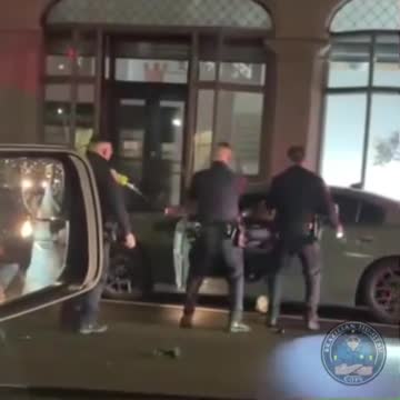 Driver Fights Off Three NYPD Officers and Escapes