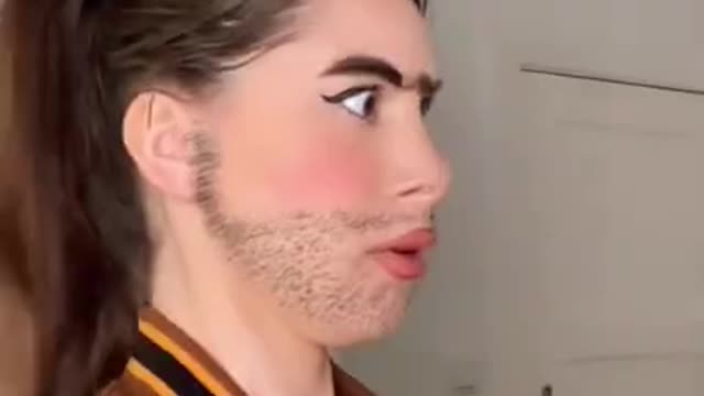 This is what you can do when a creepy man won’t stop staring at you😳😂