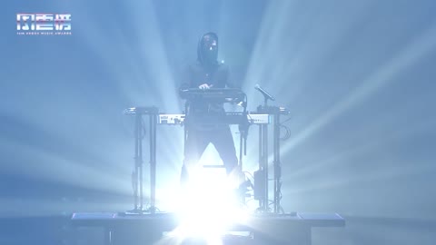 ALAN WALKER - Faded/ Different World ft. Julia Wu (The 14th KKBOX Music Awards)