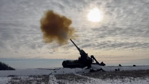 Ukrainian Artillery Group Firing a Massive Soviet-Era Heavy Gun