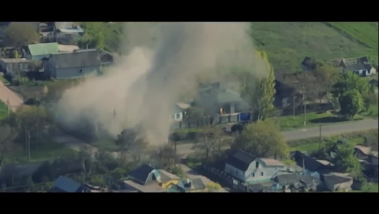 ‼️Kherson region. Ukrainians destroyed the occupants' REB complex!