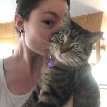 Minou’s Reunion Reaction