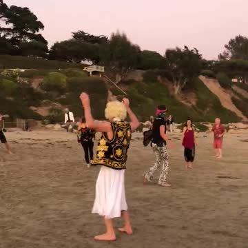 Dis-Dance at East Beach