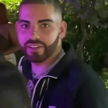 Fake Drake really out here 😭😭