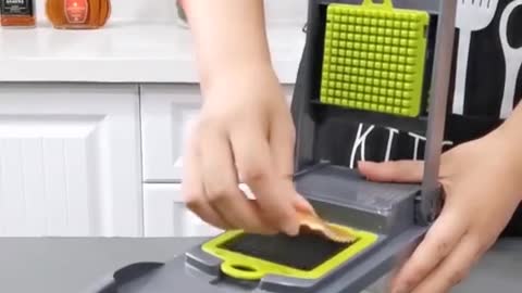 Cutting food items