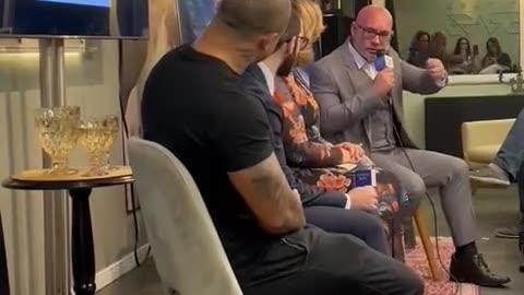 Você que se vacinou. Preste atenção.