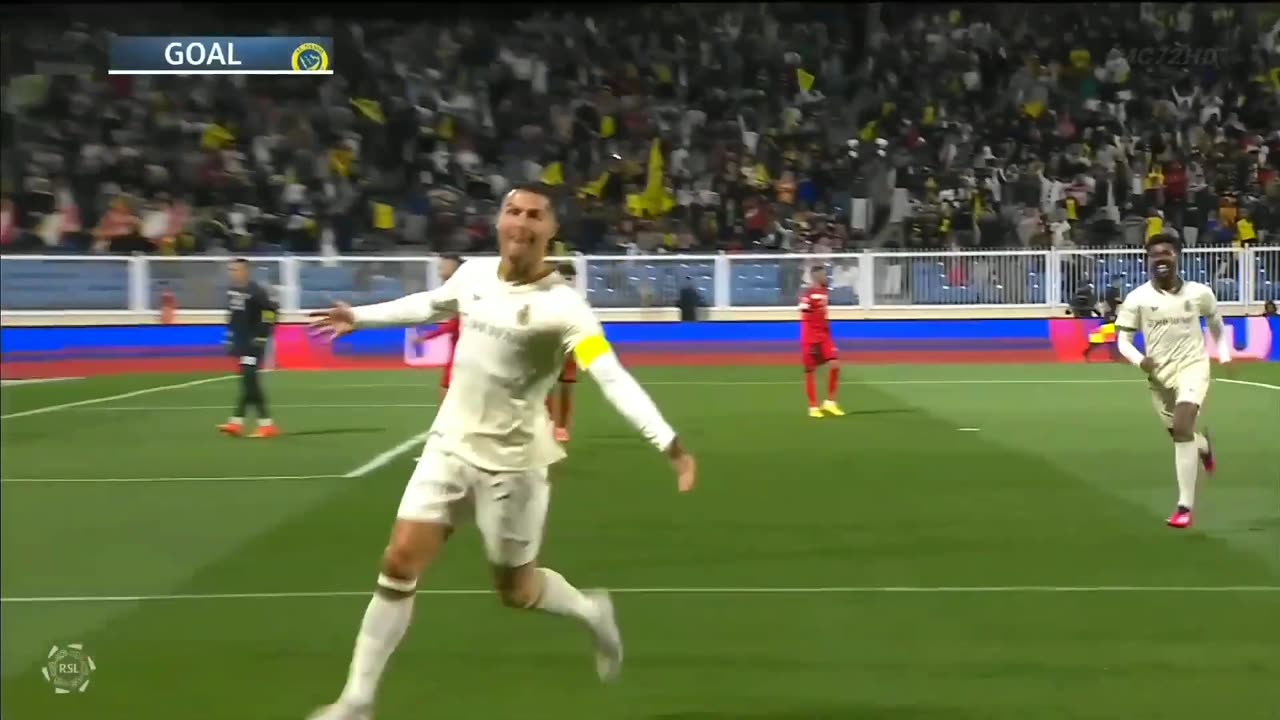 0:35 / 2:10 Cristiano Ronaldo 2023 ► Neffex - ''LIFE'' (Skills & Goals) HD