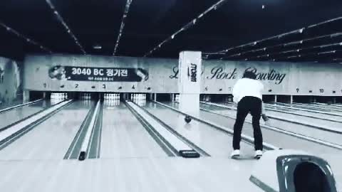 Bowling video full of fighting!!