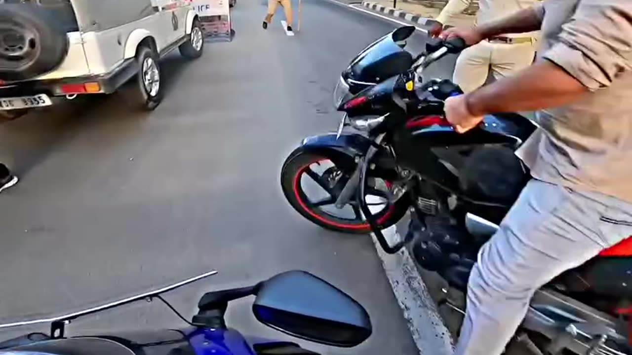 Cops vs bike race