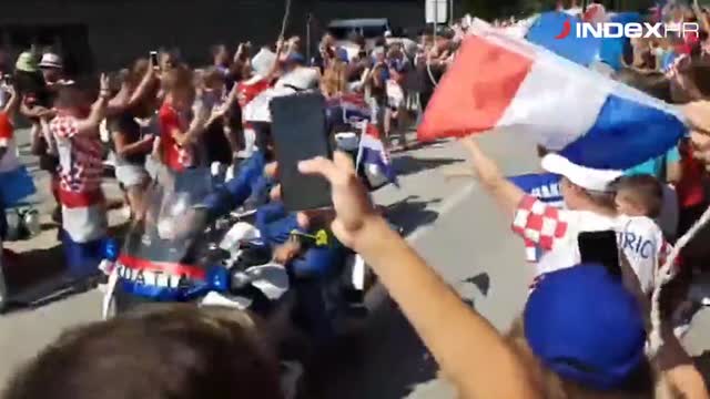 LIVE_Vatreni putuju busom s aerodroma