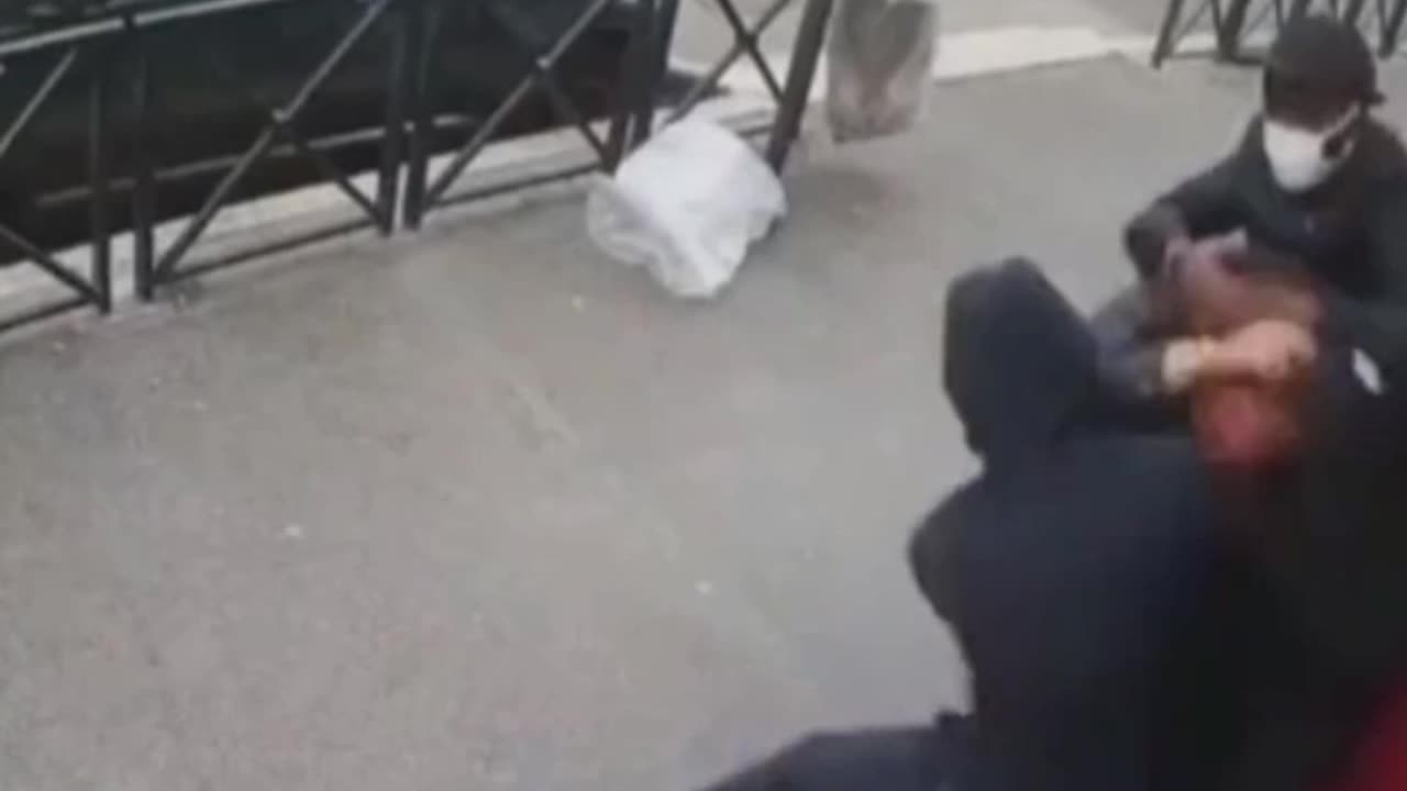 Old Man vs 3 Robbers