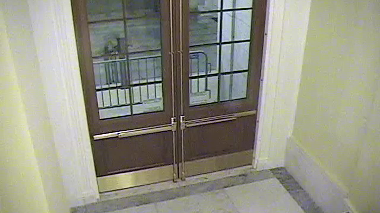3443CHOB02CH12NRotundaExit_2021-01-06_02h00min00s760ms.mp4