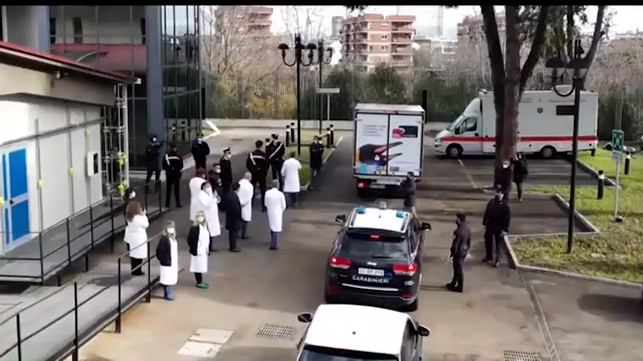 Le fiale del vaccino anti covid arrivano allo Spallanzani