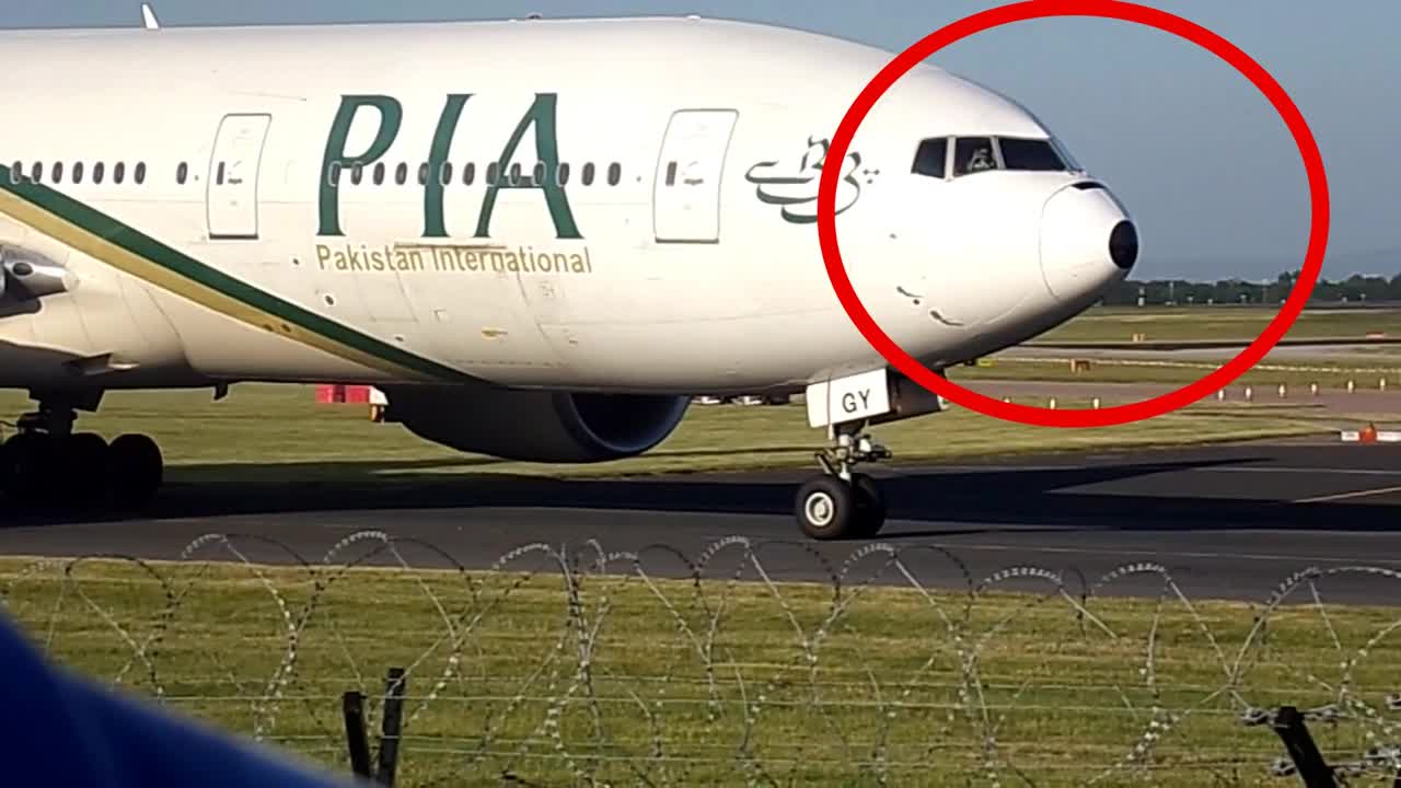 WAVING PILOT!!! PIA Pakistan Airlines 777-200 at Manchester Airport!