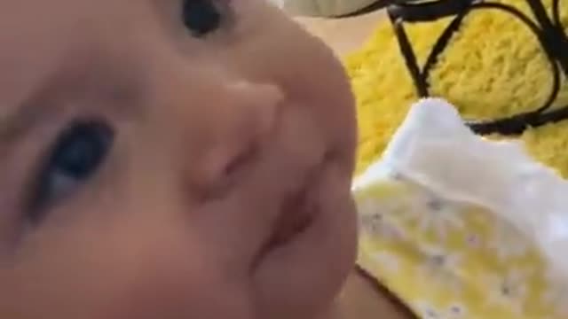 1 Year Old tries pop rock :D