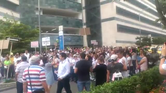 Desde muy temprano docentes hicieron planton en fosunab