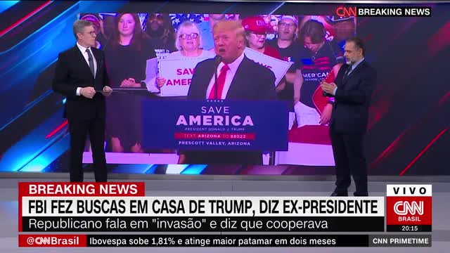 FBI cumpri mandato de busca em residĂȘncia de Trump.