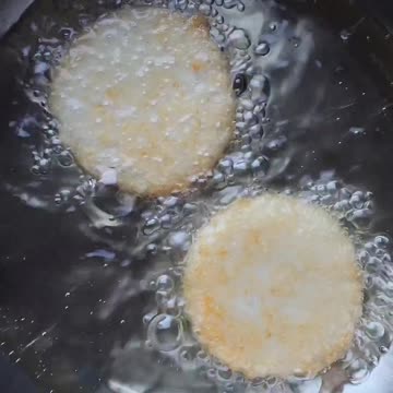 "Crispy Rice Buns: Bite-Sized Delights That Will Leave You Craving for More!"