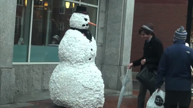 Funny Scary Snowman Hidden Camera Practical Joke