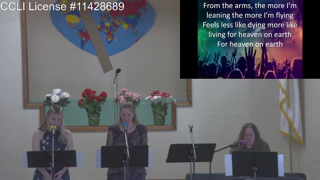 Moose Creek Baptist Church sings “Leaning“ During Service 5-22-2022