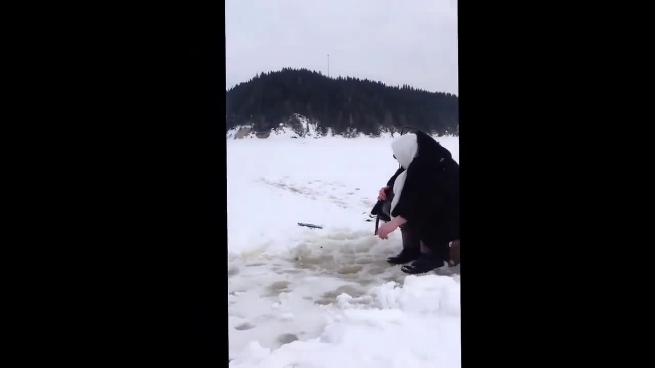 russian ice fishing