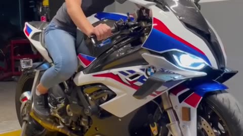 BMW S1000RR IS A BEAST🔥💙