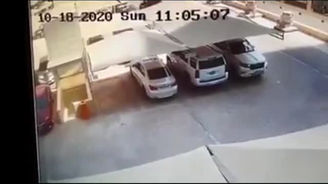 Man escapes death when parking lot suddenly collapses in Saudi Arabia