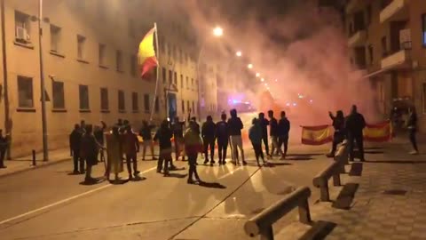 La resistencia catalana planta cara a los CDR en Manresa (Barcelona) (1)