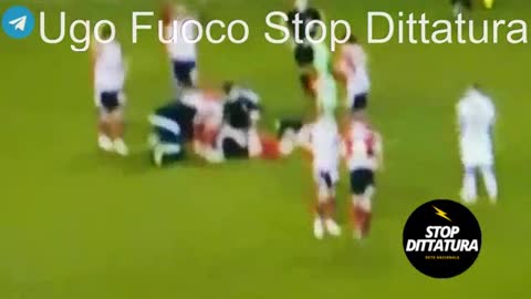 Malore improvviso: collassa in campo il giocatore john fleck.