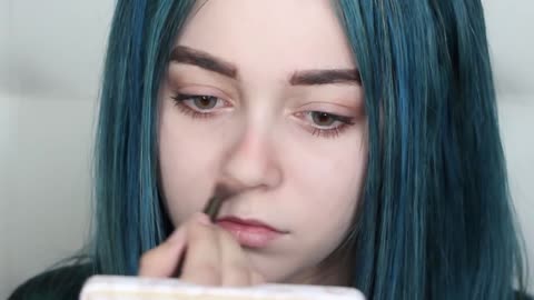 Billie Eilish Makeup Tutorial